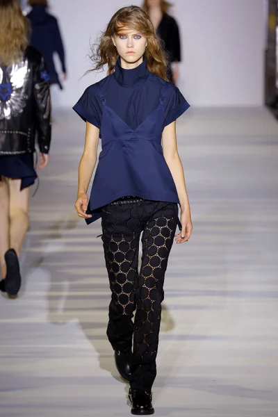 Look 32